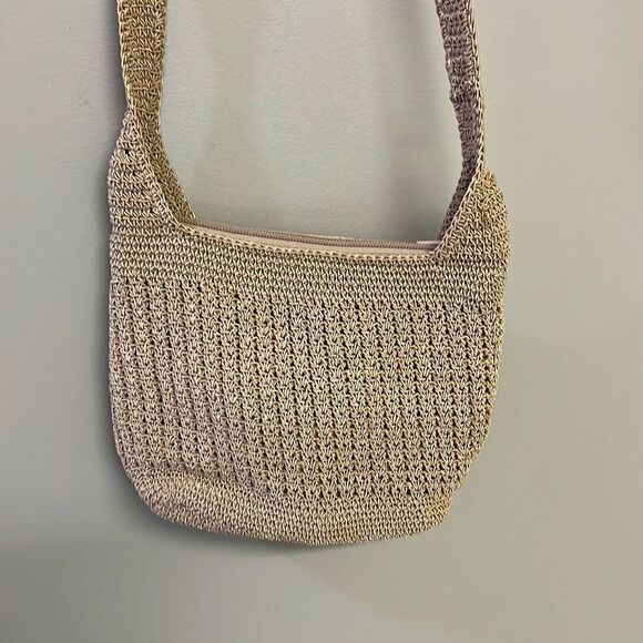 Frankie and Johnnie Textured Tan/beige Knitted Crossbody with Matching Wallet - Picture 2 of 10
